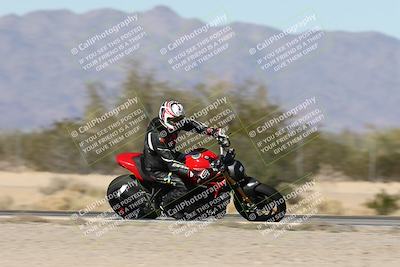 media/Dec-01-2025-Moto Forza (Mon) [[2daa91e15f]]/2-Intermediate Group/Session 3 (Turn 7 Inside Pans)/